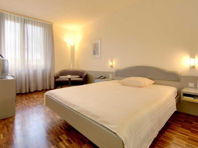 Hotel Fly Away Kloten Cameră foto