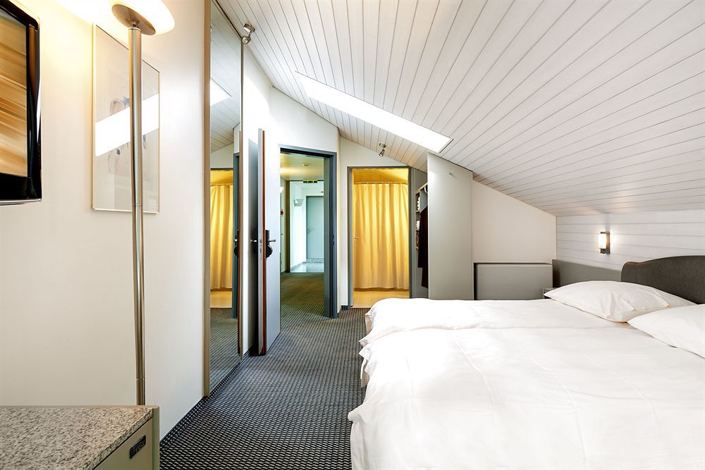 Hotel Fly Away Kloten Exterior foto