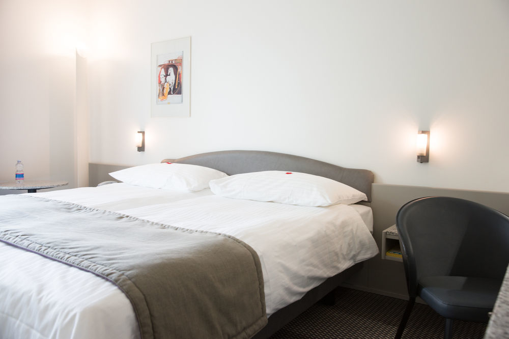 Hotel Fly Away Kloten Exterior foto