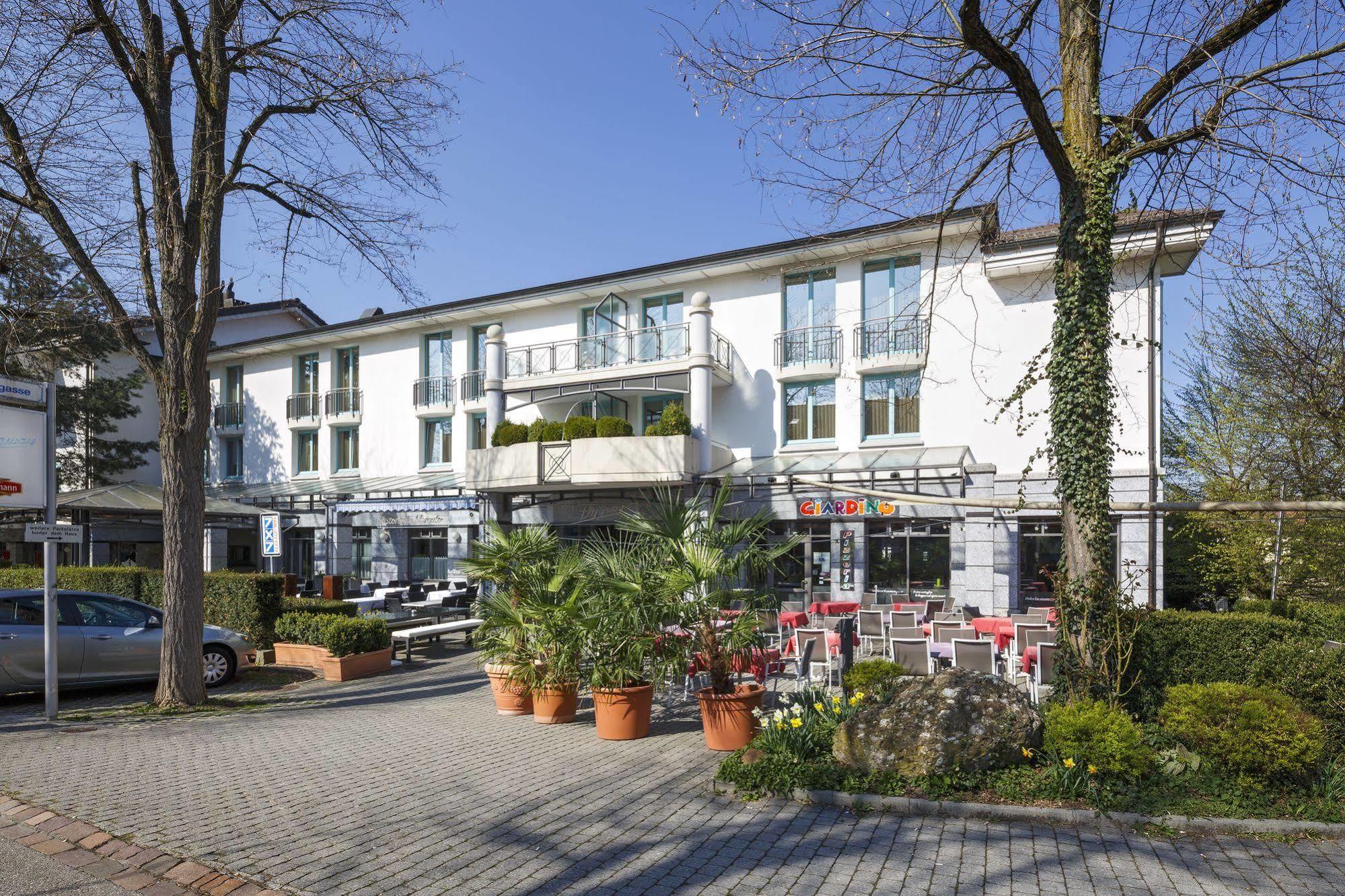 Hotel Fly Away Kloten Exterior foto